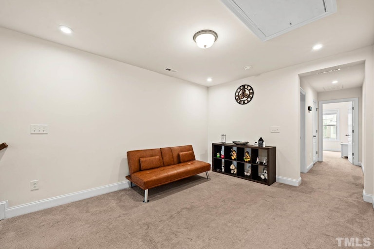 Photo 17 of 35 - 720 Lampwick Ln, Cary, NC 27513