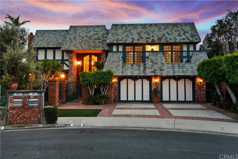 Photo 2 of 45 - 3682 Escapade Cir, Huntington Beach, CA 92649