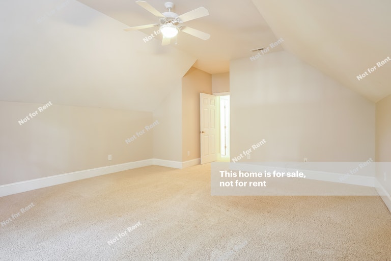 Photo 14 of 25 - 7405 Oriole Dr, Wake Forest, NC 27587