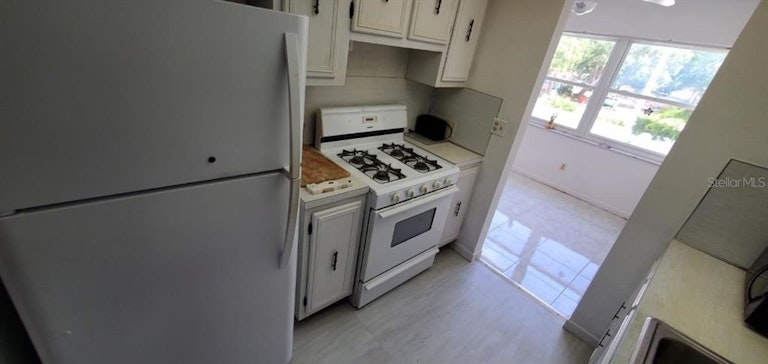 Photo 5 of 14 - 5217 81st St N #21, Saint Petersburg, FL 33709