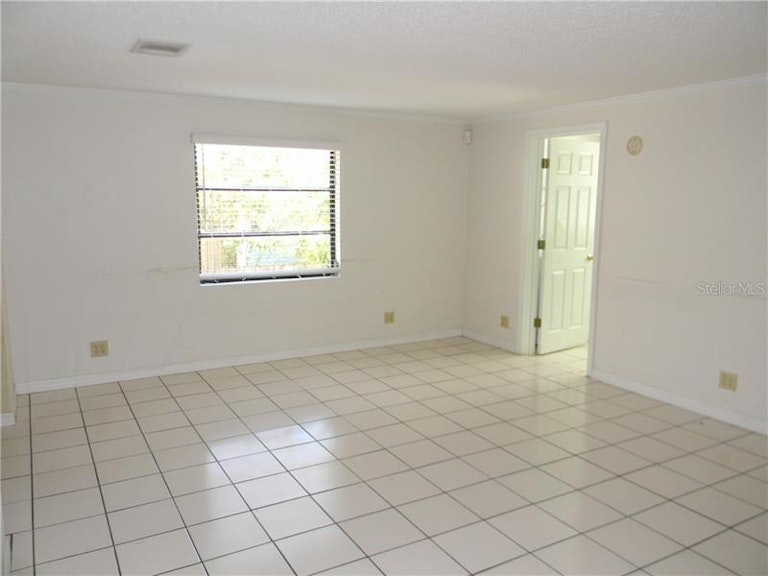 Photo 3 of 18 - 1159 7th St S, Safety Harbor, FL 34695