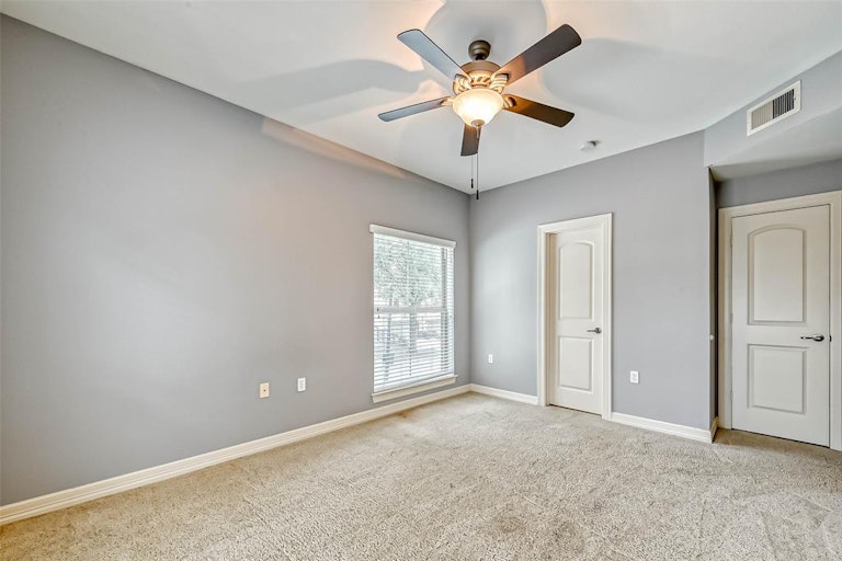 Photo 17 of 21 - 3501 Chenevert St #17, Houston, TX 77004