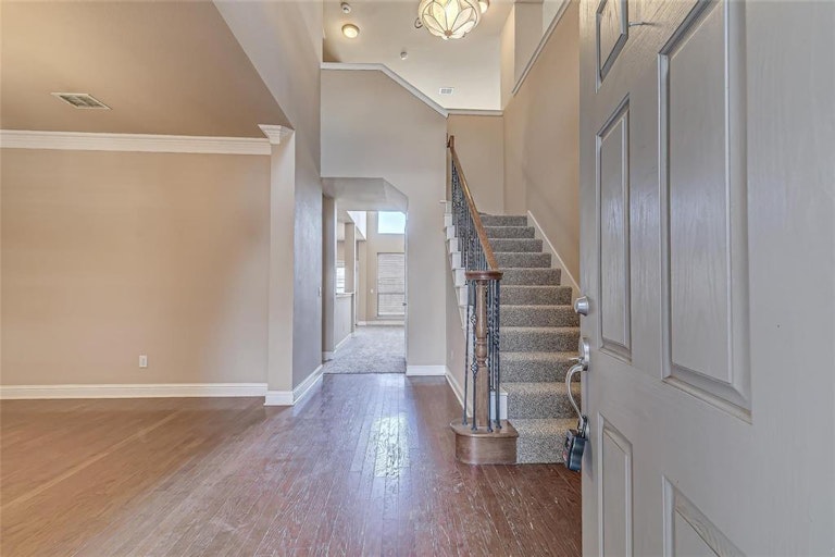 Photo 2 of 22 - 2709 Lynnwood Ln, McKinney, TX 75072