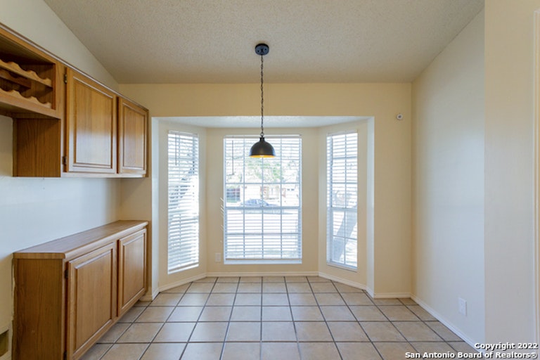 Photo 9 of 22 - 8622 Silent Oaks, San Antonio, TX 78250