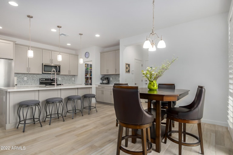 Photo 8 of 26 - 2056 W Trotter Trl, Phoenix, AZ 85085