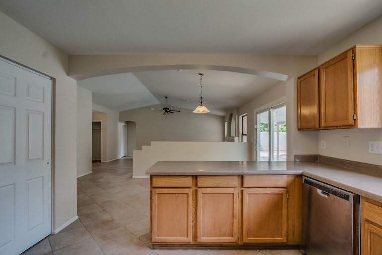 Photo 3 of 34 - 3014 W Daley Ln, Phoenix, AZ 85027