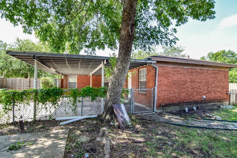 Photo 36 of 36 - 1801 Westway Ave, Garland, TX 75042