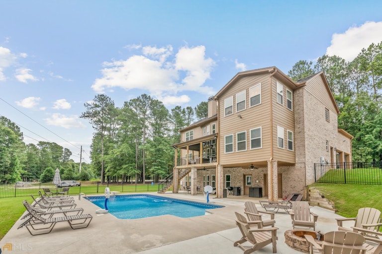 Photo 48 of 58 - 450 Herring Rd, Grayson, GA 30017
