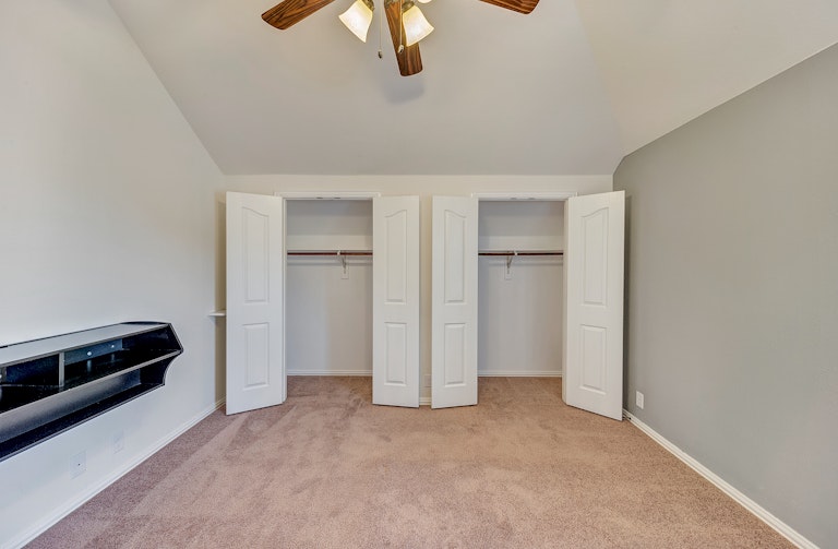 Photo 26 of 33 - 1204 Barberry Dr, Burleson, TX 76028