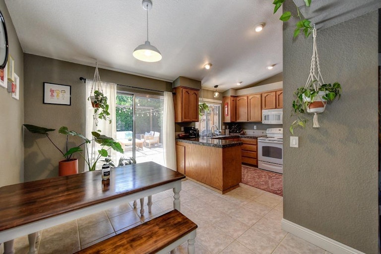 Photo 15 of 45 - 4120 Cedar Meadow Dr, Antelope, CA 95843