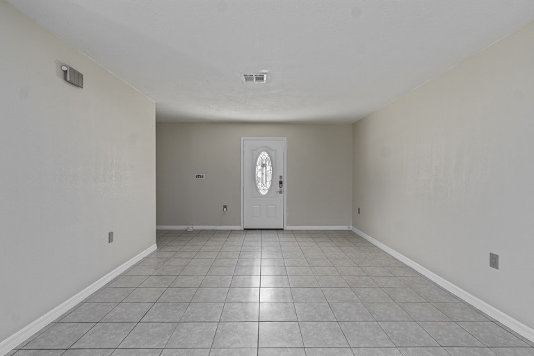 Photo 10 of 17 - 10153 Heathcliff St, Spring Hill, FL 34608