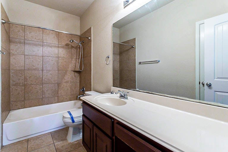 Photo 20 of 24 - 14035 Caprese Hl, San Antonio, TX 78253