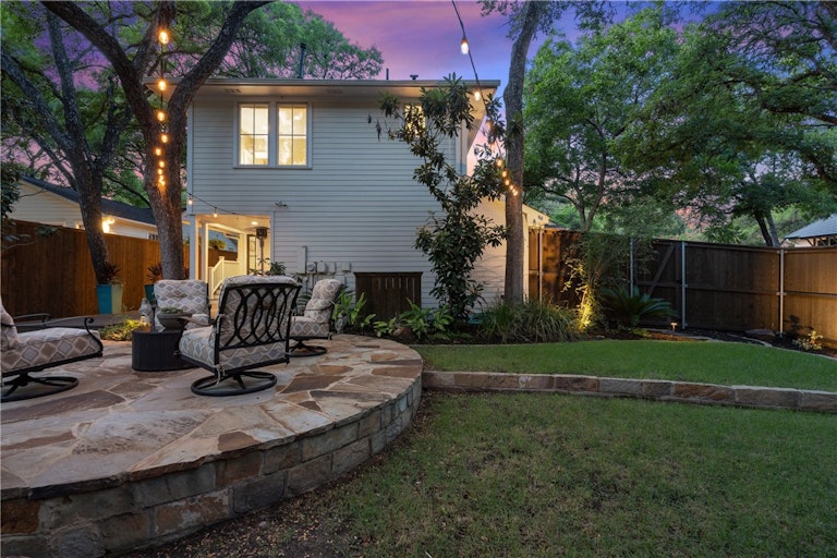 Photo 6 of 39 - 2901 Clearview Dr, Austin, TX 78703
