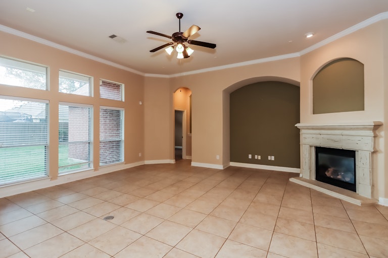 Photo 9 of 27 - 6030 Emberwood Falls Dr, Katy, TX 77494