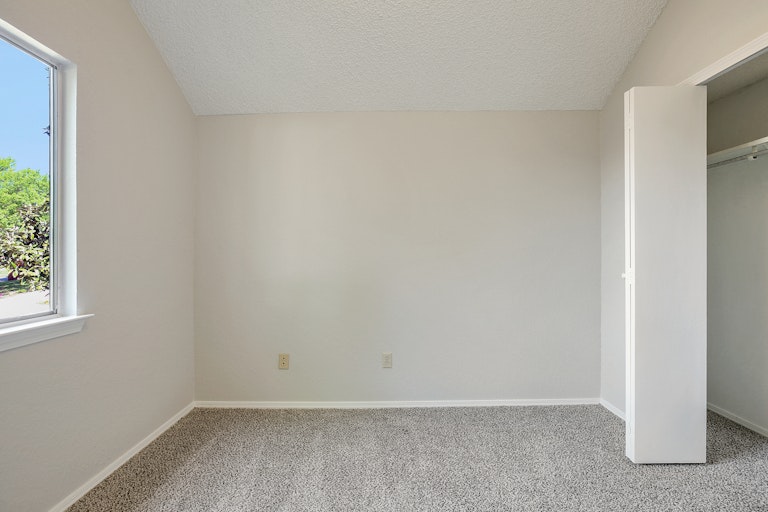 Photo 24 of 27 - 2316 Hollybush Ln, Bedford, TX 76021