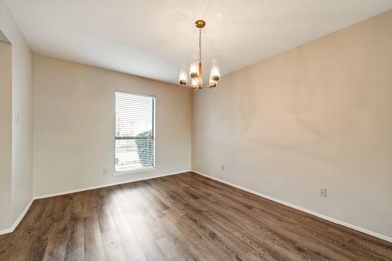 Photo 17 of 28 - 708 Green Canyon Dr, Mesquite, TX 75150