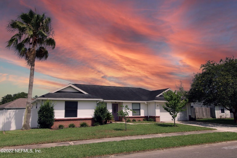 Photo 1 of 26 - 7804 Allspice Cir E, Jacksonville, FL 32244