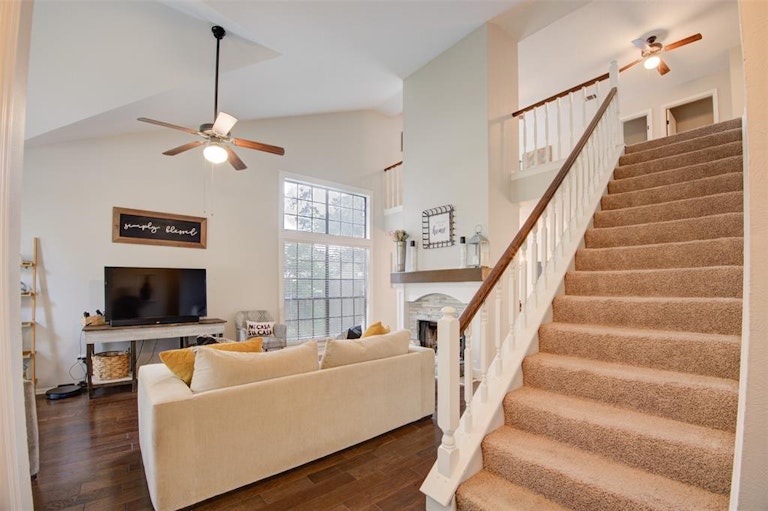 Photo 13 of 48 - 4918 Dobbin Springs Ln, Kingwood, TX 77345