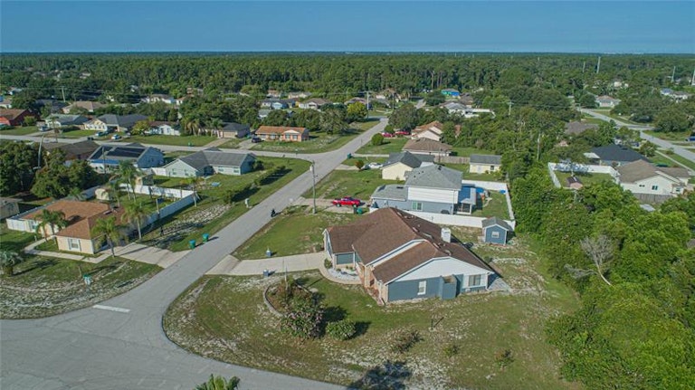 Photo 11 of 51 - 2860 Flynn St, Deltona, FL 32738