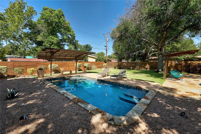 Photo 19 of 22 - 1403 Larkwood Dr, Austin, TX 78723