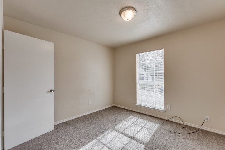 Photo 10 of 15 - 9911 Cedar Mountain Cir, Dallas, TX 75217