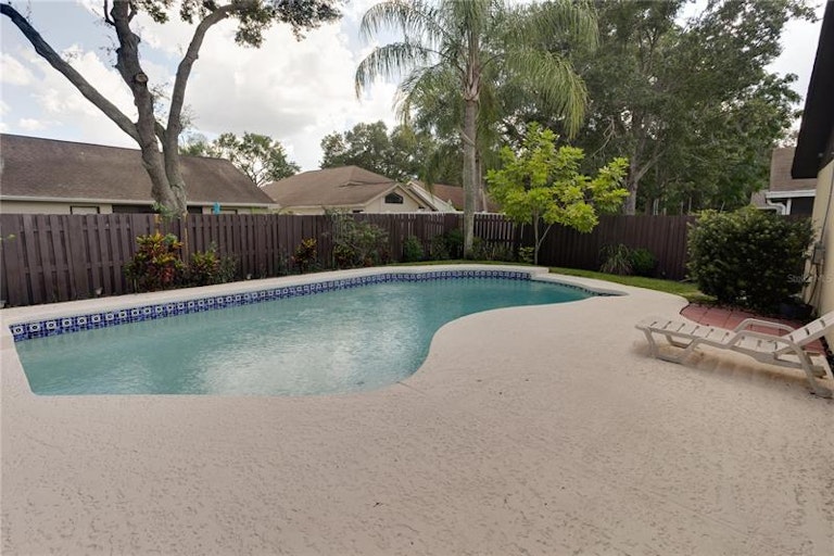 Photo 37 of 39 - 11007 Kenbrook Dr, Riverview, FL 33578