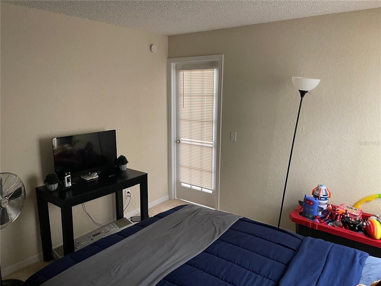 Photo 29 of 44 - 5168 Conroy Rd #25, Orlando, FL 32811