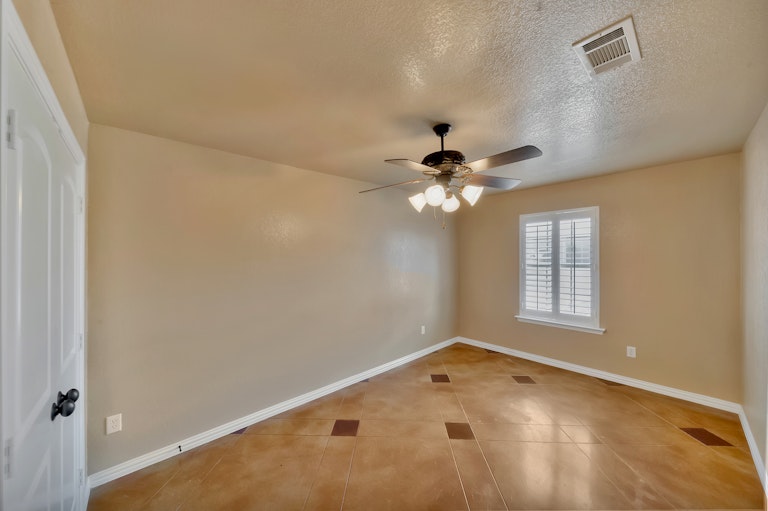 Photo 15 of 26 - 318 Spyglass Dr, Willow Park, TX 76008