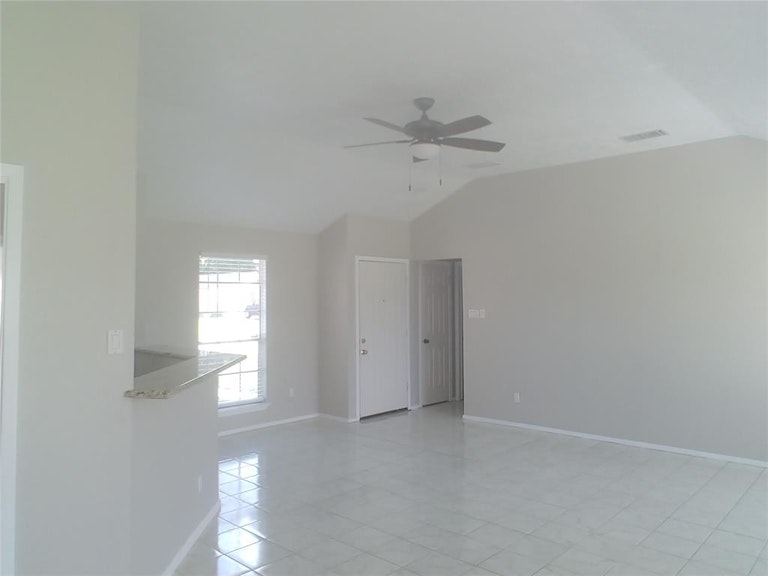 Photo 9 of 18 - 2519 Ironclad Dr, League City, TX 77573