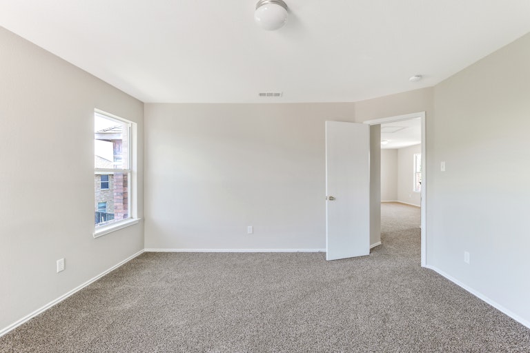 Photo 15 of 25 - 112 Matamoros St, Grand Prairie, TX 75051
