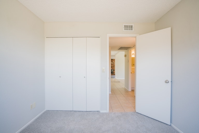 Photo 16 of 21 - 4034 W Windrose Dr, Phoenix, AZ 85029