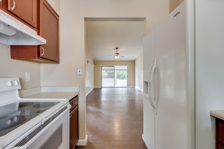 Photo 6 of 27 - 2663 W Hearn Rd, Phoenix, AZ 85023