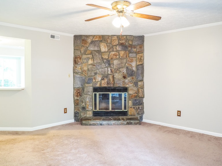 Photo 4 of 17 - 8142 McGuire Dr, Raleigh, NC 27616