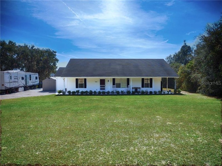 Photo 1 of 21 - 17044 Lake Ingram Rd, Winter Garden, FL 34787