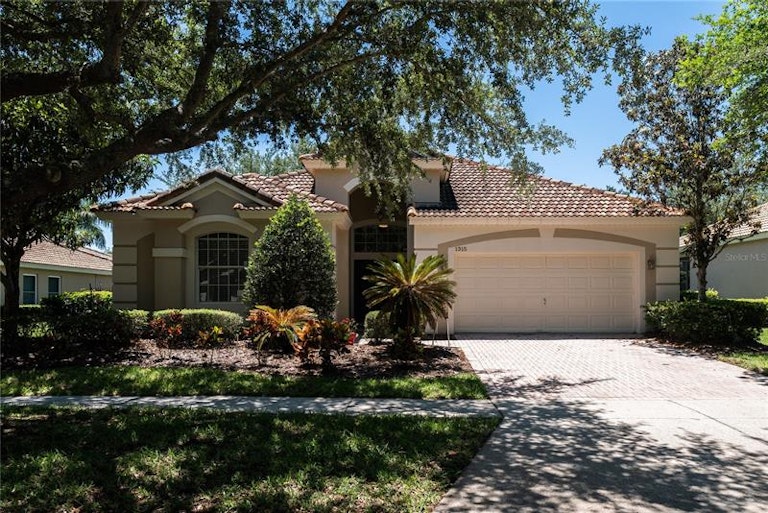 Photo 1 of 17 - 1315 Glenwick Dr, Windermere, FL 34786