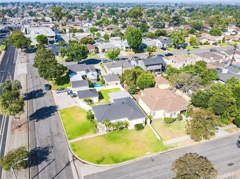 Photo 3 of 35 - 10107 Colima Rd, Whittier, CA 90603