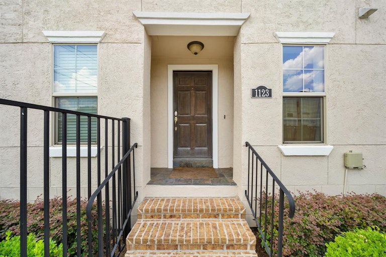 Photo 3 of 35 - 1123 Bonner St, Houston, TX 77007