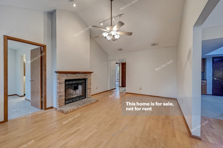 Photo 18 of 35 - 9943 Fawn Ridge Dr, Jacksonville, FL 32256