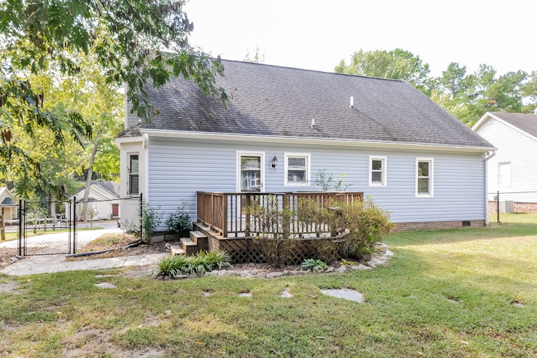Photo 23 of 25 - 4709 Plum Blossum Dr, Knightdale, NC 27545