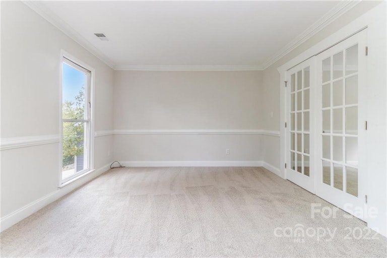 Photo 16 of 32 - 11231 Shandon Way Ln, Charlotte, NC 28262
