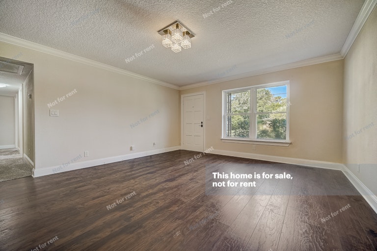 Photo 9 of 29 - 2845 Holly Point Dr, Jacksonville, FL 32277