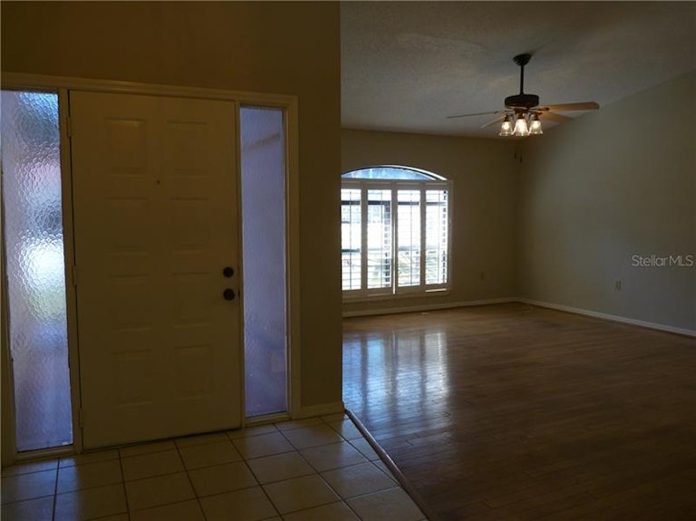 Photo 3 of 12 - 6129 Nicole Dr, Sarasota, FL 34243