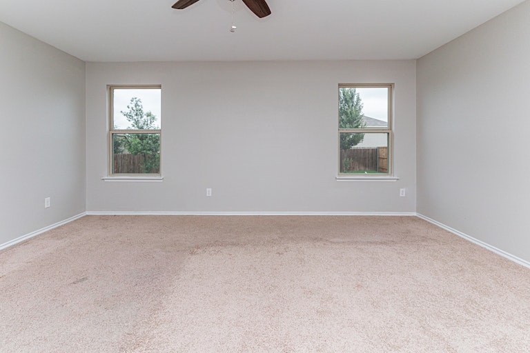 Photo 5 of 27 - 1420 N Houston St, Royse City, TX 75189