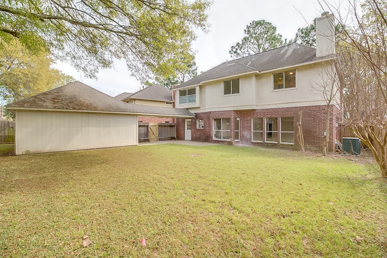 Photo 5 of 20 - 15122 Chetland Place Dr, Houston, TX 77095
