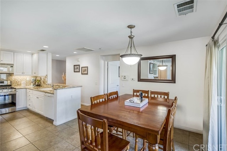Photo 12 of 26 - 19326 Opal Ln #326, Santa Clarita, CA 91350