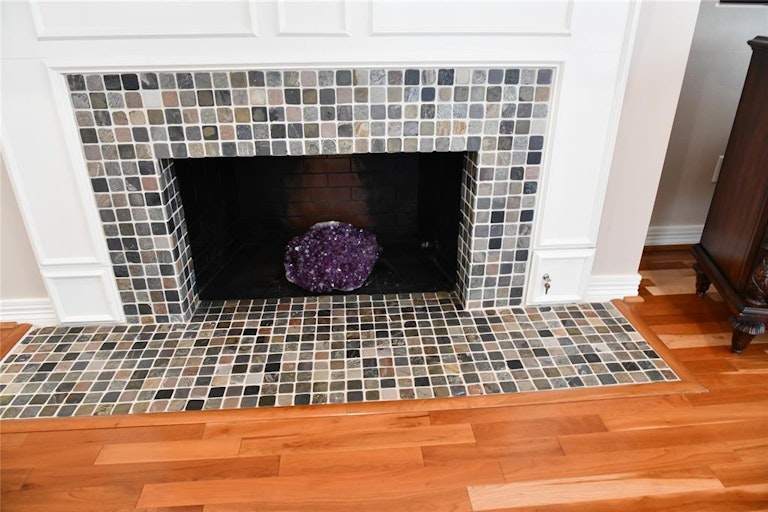 Photo 9 of 44 - 5003 Kingsland Ct, Sugar Land, TX 77479