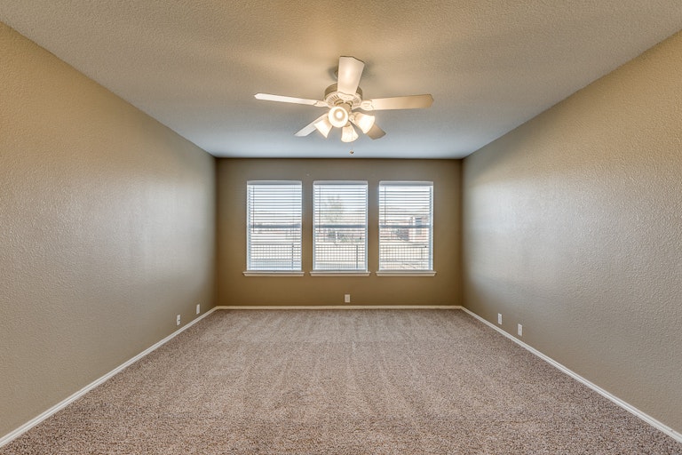 Photo 14 of 27 - 15832 Mirasol Dr, Fort Worth, TX 76177