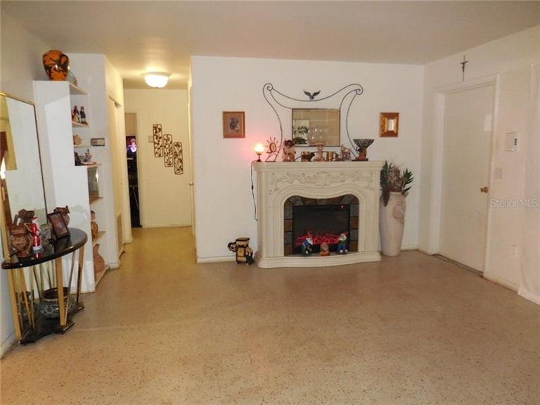 Photo 3 of 21 - 700 Sunset Ave, Orange City, FL 32763