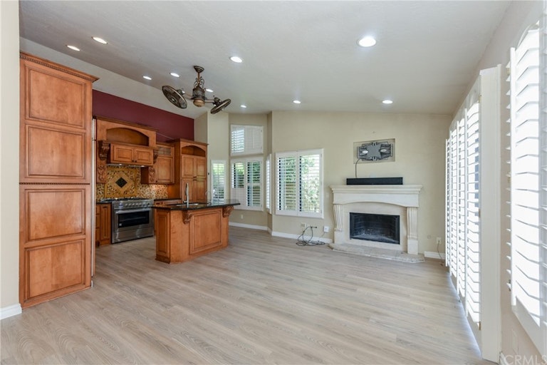 Photo 10 of 46 - 184 Cannon Rd, Riverside, CA 92506