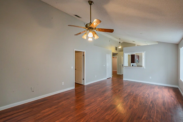 Photo 16 of 29 - 3009 Weymouth Ct, Apopka, FL 32703